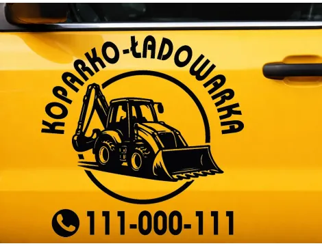 Naklejka reklamowa z koparką naklejona na żółte drzwi samochodu.